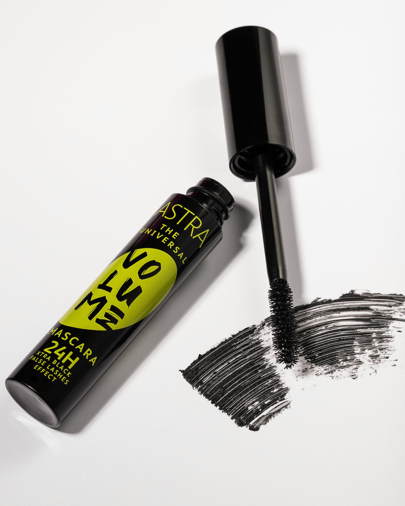 THE UNIVERSAL VOLUME MASCARA 24H - Mascara Volumizzante Allungante - 01 - Black - Astra Make-Up