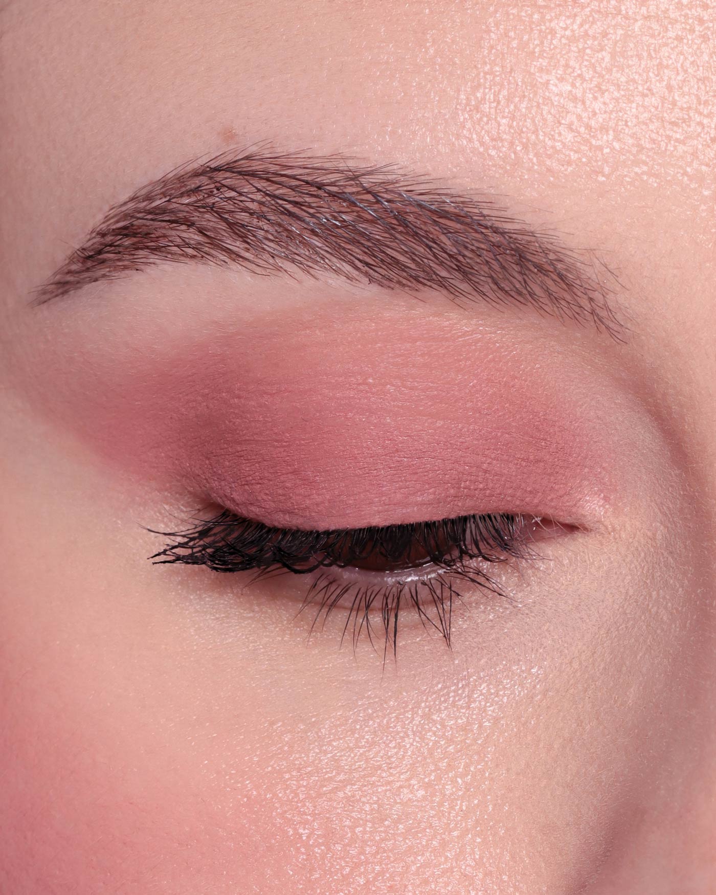 CHROMO THERAPY LIQUID EYESHADOW MAT FINISH - 01 - Daydream Doll - Astra Make-Up