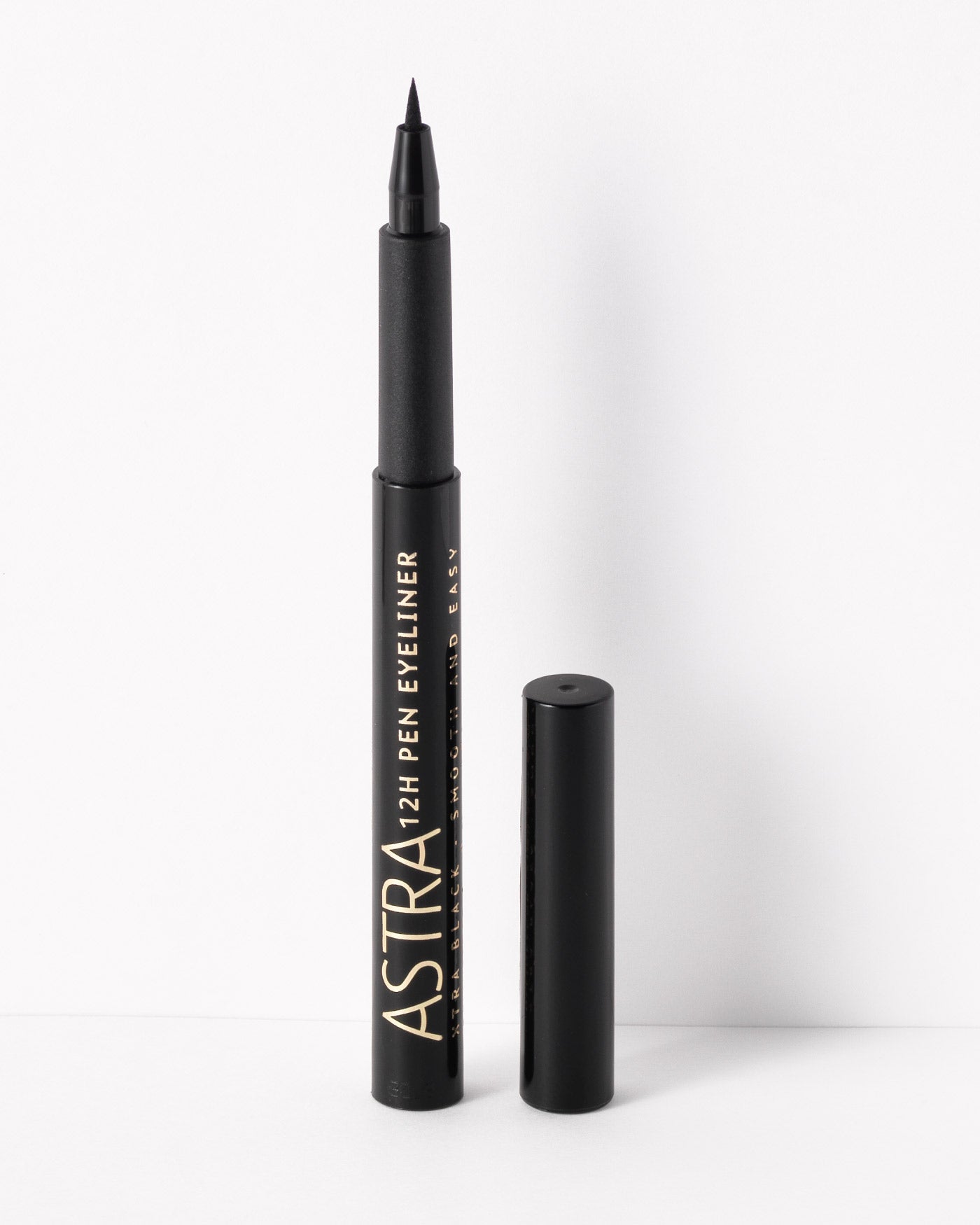 12H PEN EYELINER - Eyeliner Nero In Penna Lunga Durata - 01 - Black - Astra Make-Up