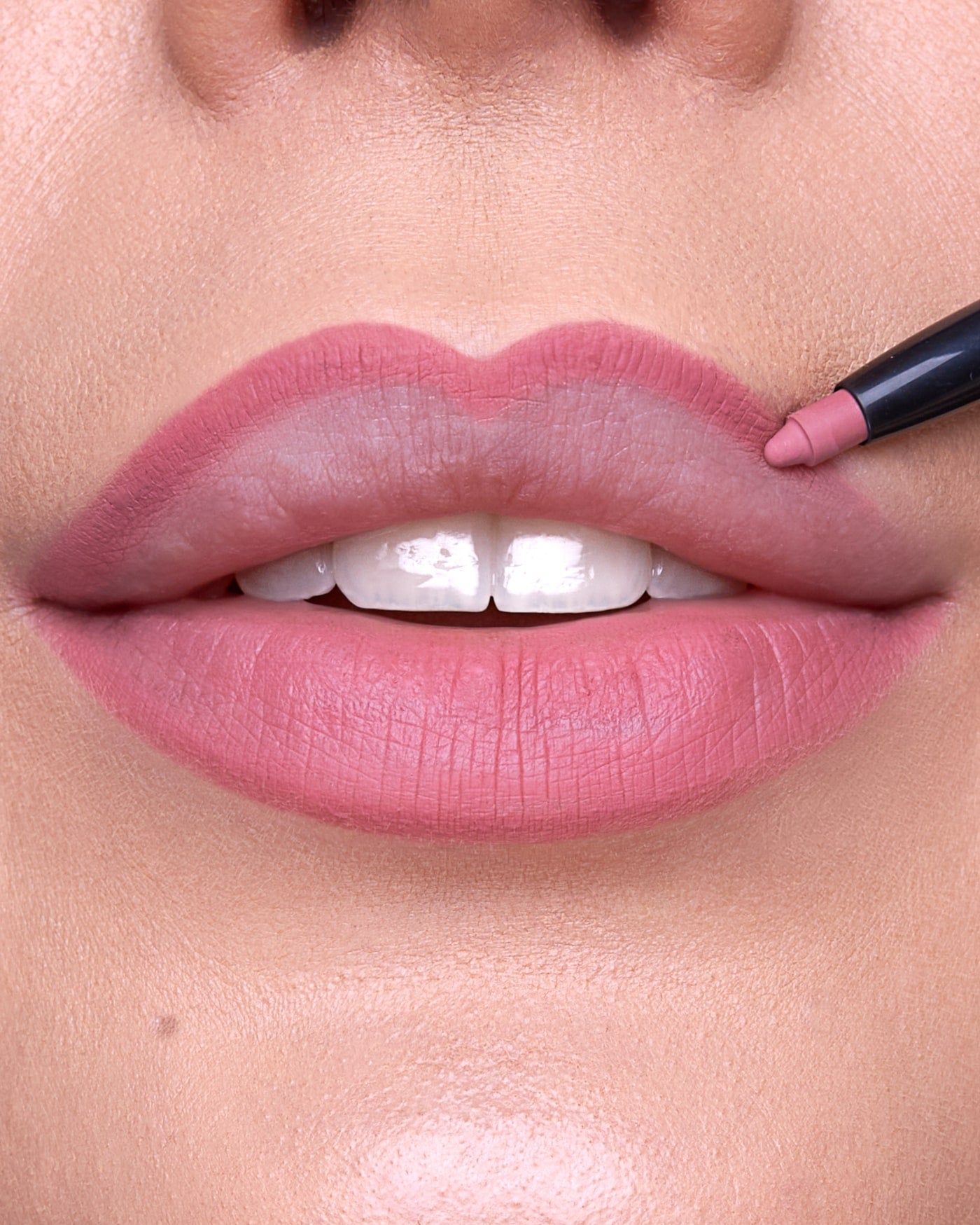 OUTLINE WATERPROOF LIP PENCIL - Matita Labbra Retraibile Resistente all'Acqua - 02 - Think Pink - Astra Make-Up