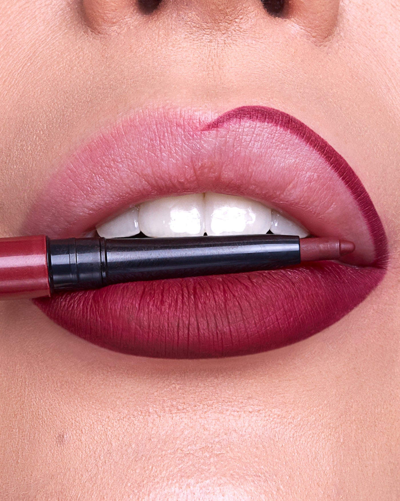 OUTLINE WATERPROOF LIP PENCIL - Matita Labbra Retraibile Resistente all'Acqua - 08 - Royal Burgundy - Astra Make-Up