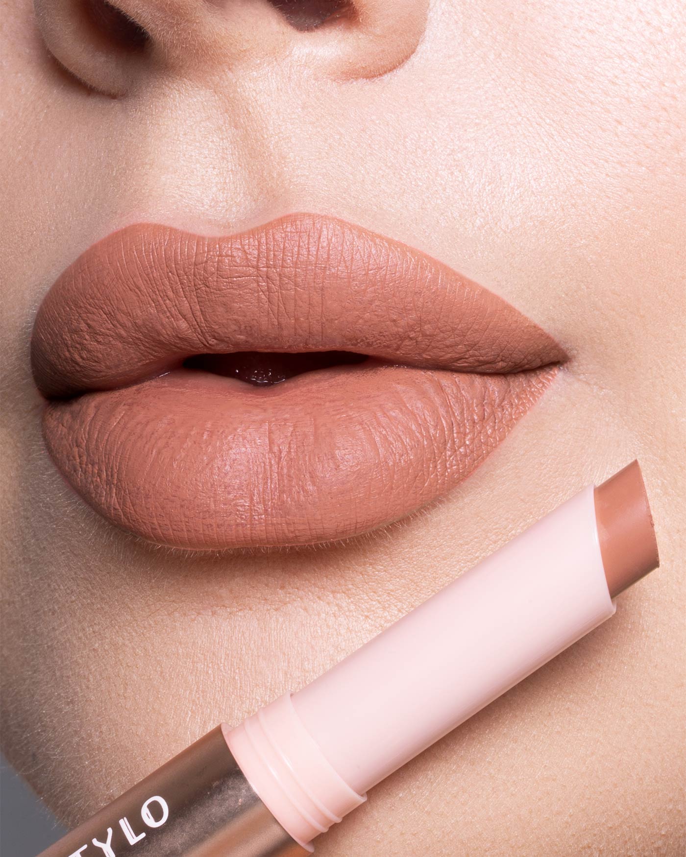 MADAME LIPSTYLO THE MAT - Rossetto Stylo Mat - 01 - Nude Bijou - Astra Make-Up