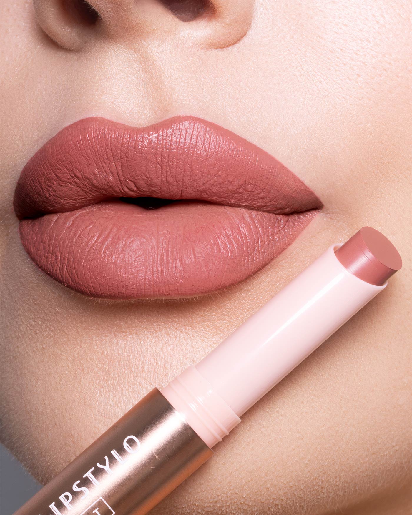 MADAME LIPSTYLO THE MAT - Rossetto Stylo Mat - 02- Nobless Oblige - Astra Make-Up