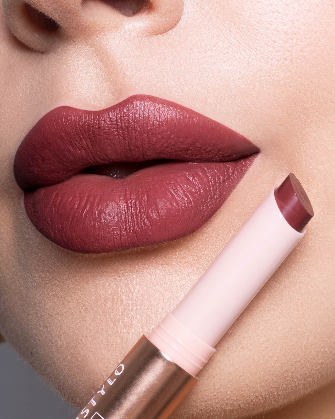 MADAME LIPSTYLO THE MAT - Rossetto Stylo Mat - 03 - Folie Cafè - Astra Make-Up