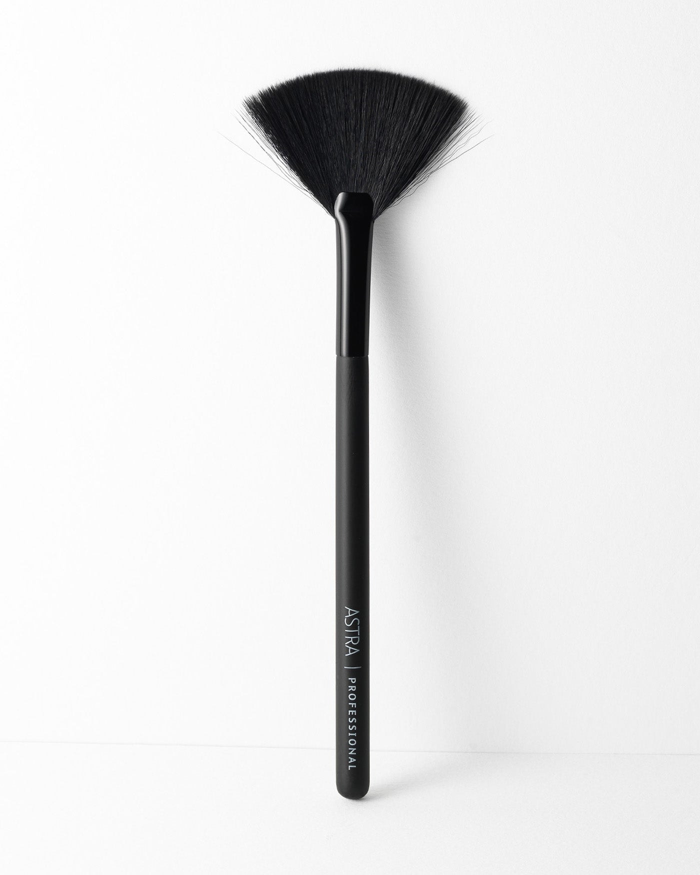 FACE POWDER BRUSH - All Products - Astra Make-Up