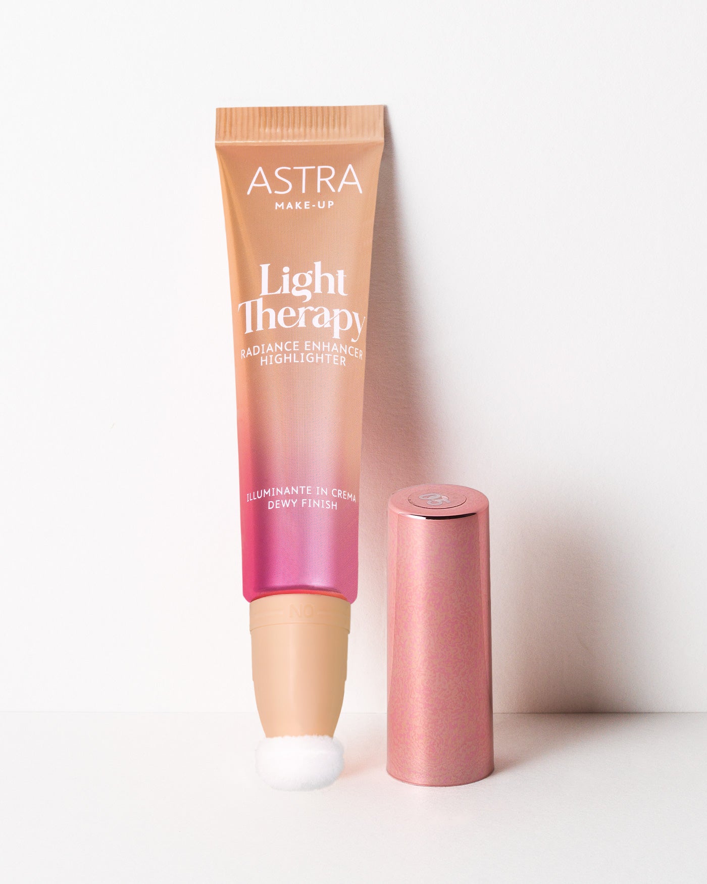 LIGHT THERAPY - Illuminante Blush Liquido - 05 - Cognitive Pink - Astra Make-Up