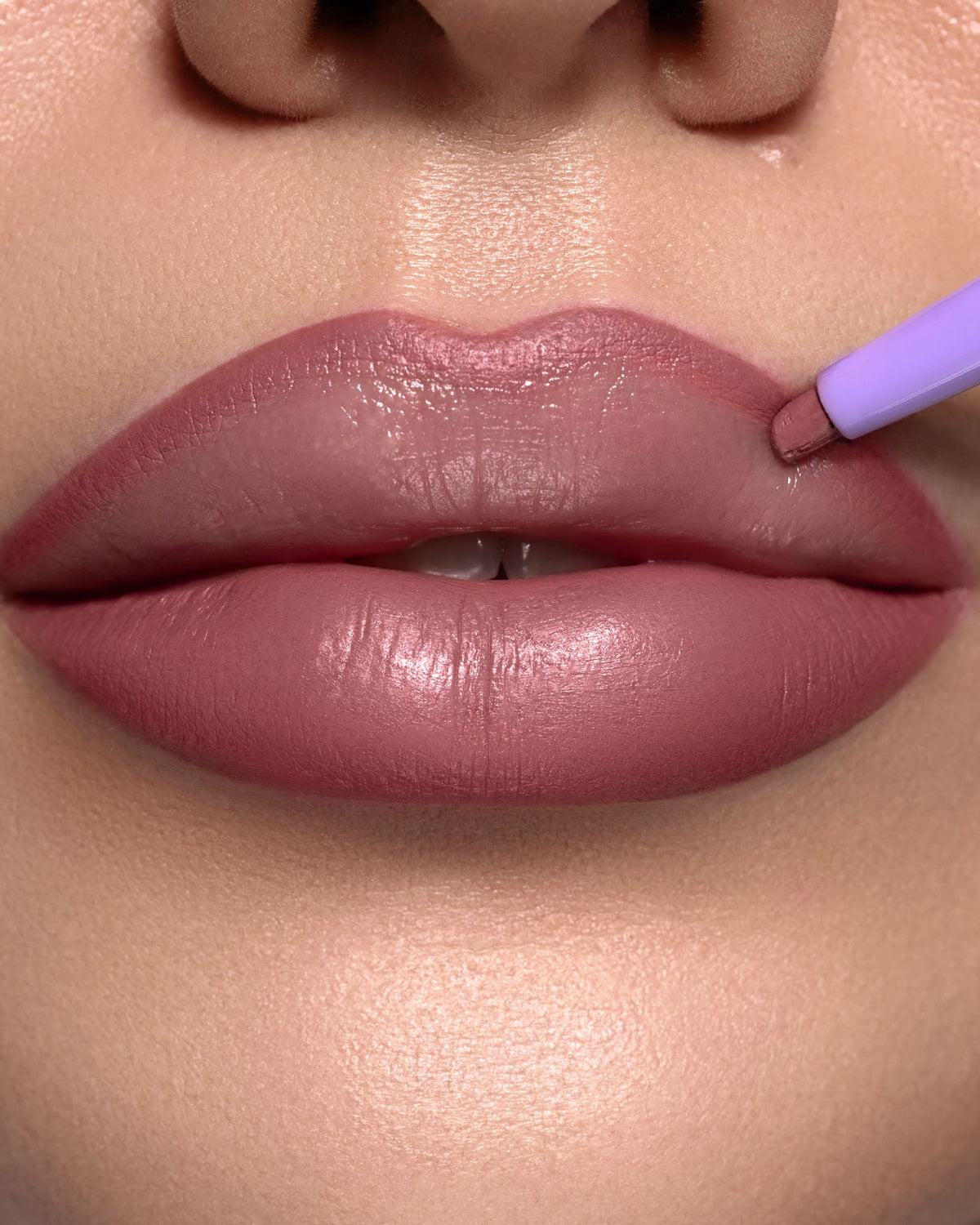 OUTLINE SPICY LIP PENCIL - Matita Labbra Retraibile Volumizzante - 01 - Moody Rose - Astra Make-Up