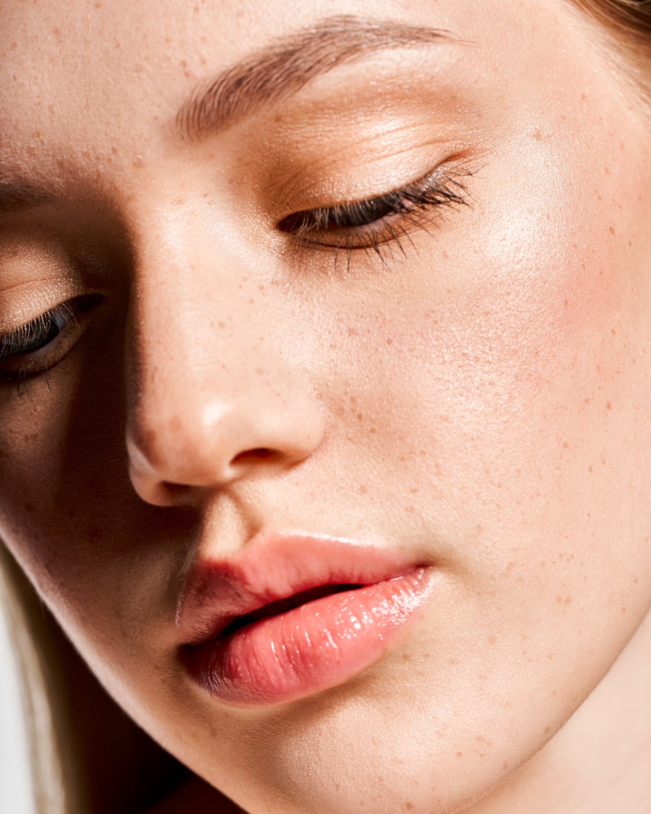 Pelle_Liscia_Luminosa.jpg - Astra Make-Up